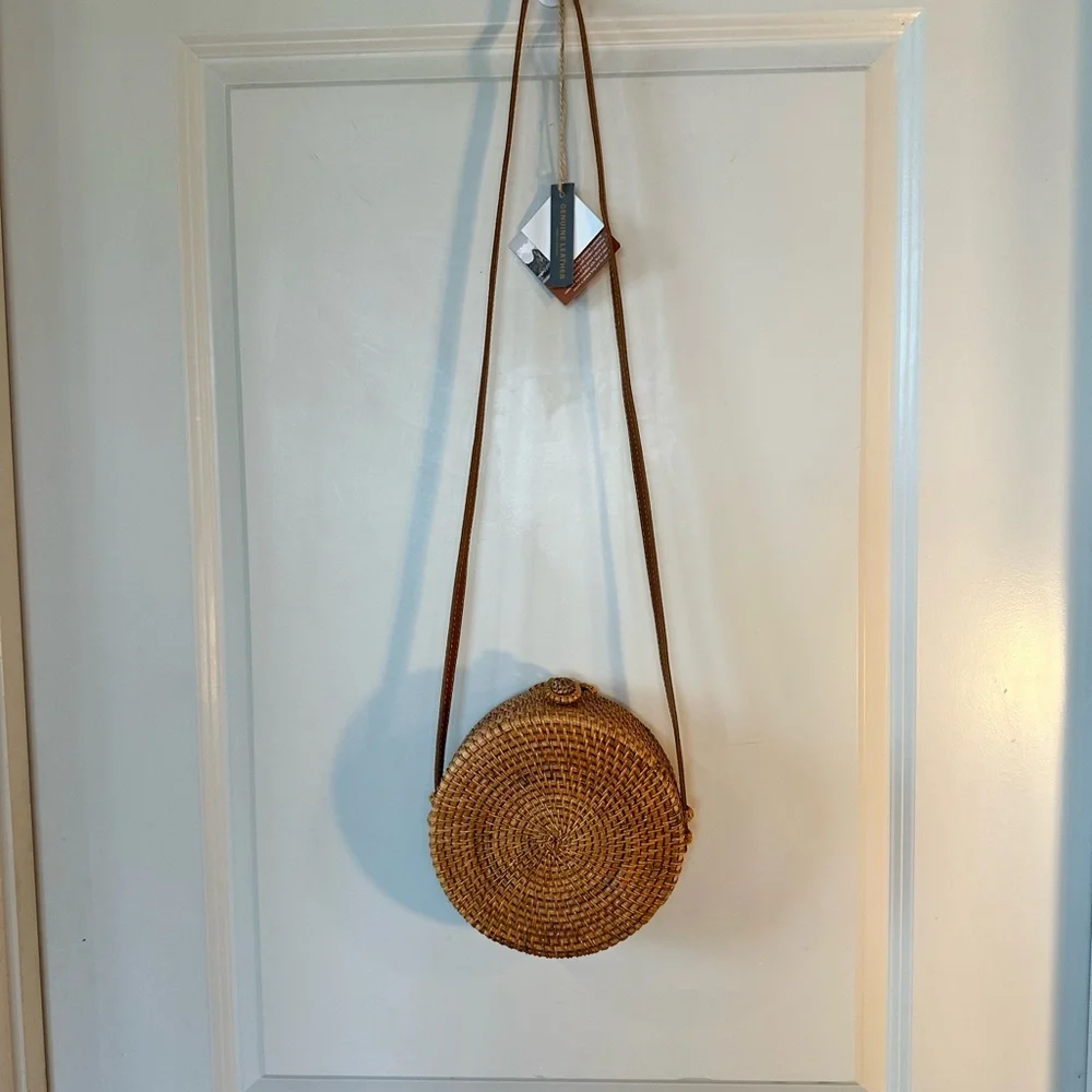 NEW Round Rattan Bali Front Floral Bow Crossbody Leather Strap Crossbody Bag